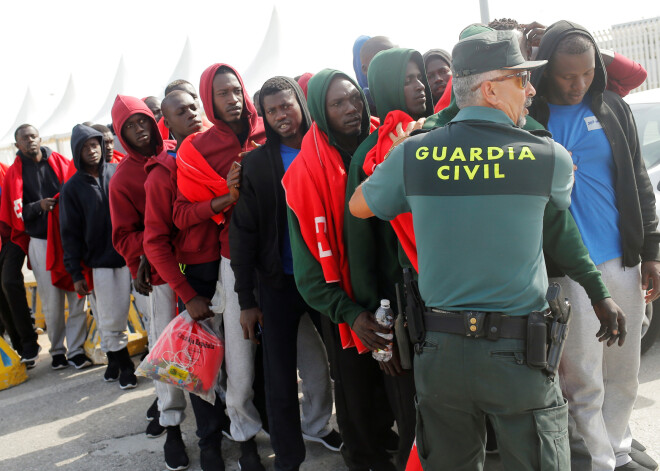 Gibraltāra narkomafija izmēģina jaunu rūpalu - ķērusies pie ienesīgā imigrantu biznesa