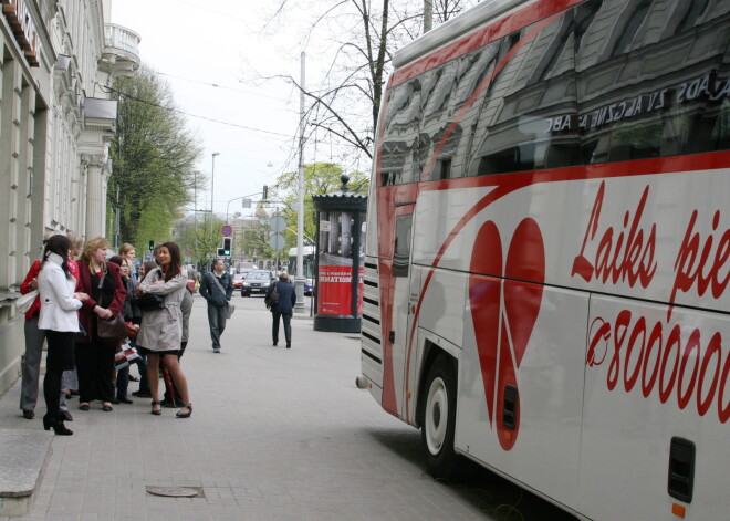 Asinsdonoru centrs vēršas pie iedzīvotājiem: akūti trūkst atsevišķu asins grupu donori