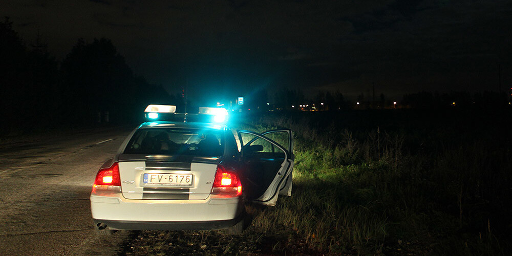Asiņaina piektdiena uz Latvijas ceļiem: gājuši bojā 2 jauni autovadītāji, 17 gadu veca pasažiere, notriekts 26 gadus vecs gājējs