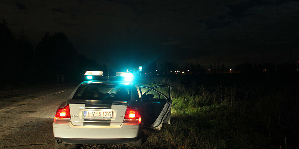 Кровавая пятница на дорогах Латвии: погибли два молодых водителя, 17-летняя пассажирка и 26-летний пешеход