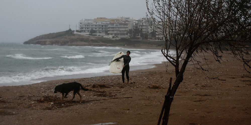 Grieķijas dienvidos plosās viesuļvētra "Sorbas"