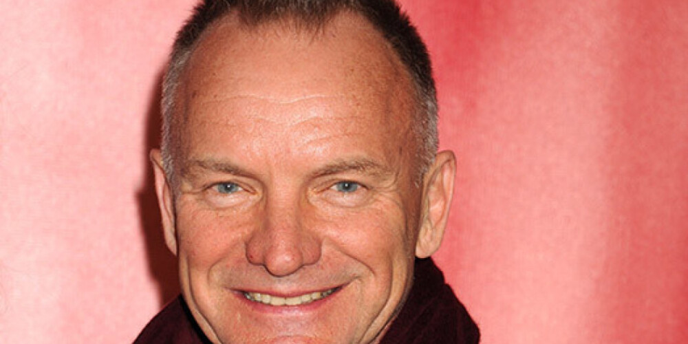 Gordons Metjū Tomass Samners (angļu: Gordon Matthew Thomas Sumner; dzimis 1951. gada 2. oktobrī Volendā, Anglijā), labāk pazīstams ar savu skatuves vārdu Sting, ir angļu mūziķis, dziedātājs, dziesmu autors, aktieris, filantrops. Pirms solokarjeras uzsākšanas viņš bija pazīstams kā rokgrupas The Police vadošais vokālists un basģitārists. Kopumā viņš ir saņēmis 16 Grammy balvas. Pirmo Grammy balvu viņš saņēma 1981. gadā par labāko roka instrumentālo izpildījumu, tāpat viņa darbs 1981. gadā tika nominēts Amerikas Kinoakadēmijas balvai par labāko dziesmu. Sting ir ticis uzņemts Rokenrola un dziesmu autoru slavas zālēs.