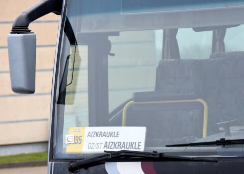 Autobuss.