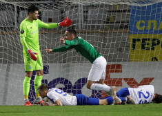 Ikaunieks Eiropas līgas grupu turnīra debijā palīdz izlgābties no zaudējuma pret slaveno Kijevas "Dinamo"
