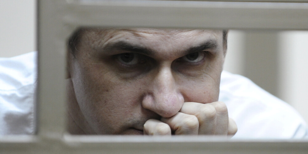 Pēc vairāk nekā 140 dienām Krievijā ieslodzītais Sencovs pārtraucis badastreiku