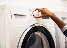 Kā kopt veļas mašīnu, lai tā vienmēr labi smaržotu?