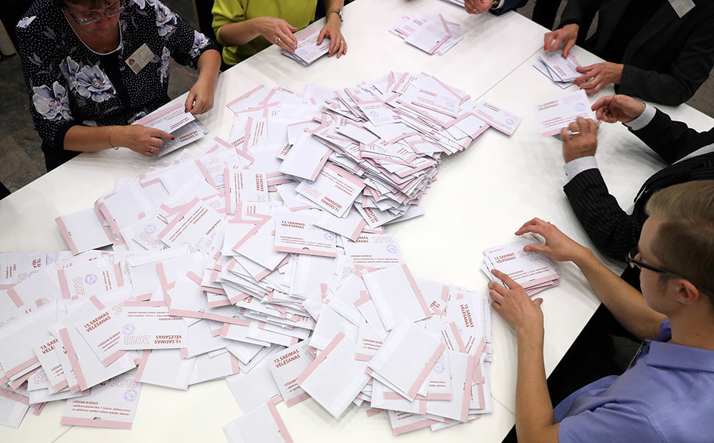 Noslēgušās 13. Saeimas vēlēšanas; saskaitītas balsis visos Latvijas iecirkņos. Teksta tiešraide