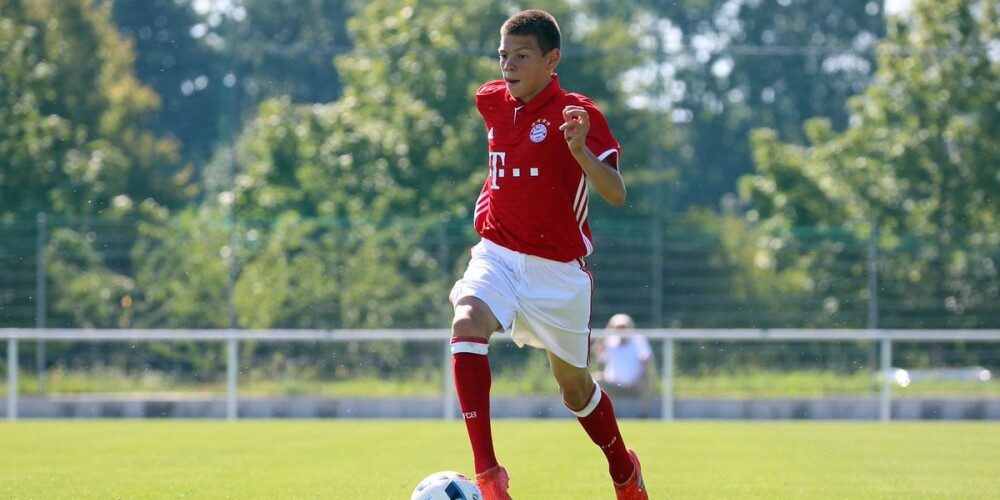 Talantīgais "Bayern" futbolists Ontužāns grib spēlēt Latvijas izlasē