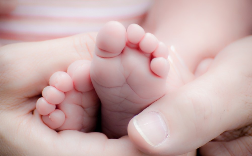 Valdība piešķir 8538 eiro Stradiņa slimnīcā dzimušo trīnīšu ģimenei