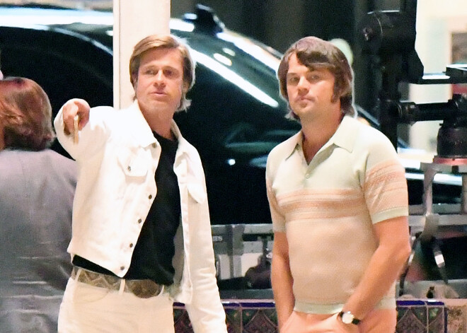 Atpazināt? Breds Pits un Leonardo di Kaprio šiko sešdesmito gadu stiliņā