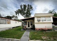 "Pervert Park" ir mājas vairāk nekā 100 cilvēkiem, kas tiesāti par seksuāla rakstura noziegumiem.