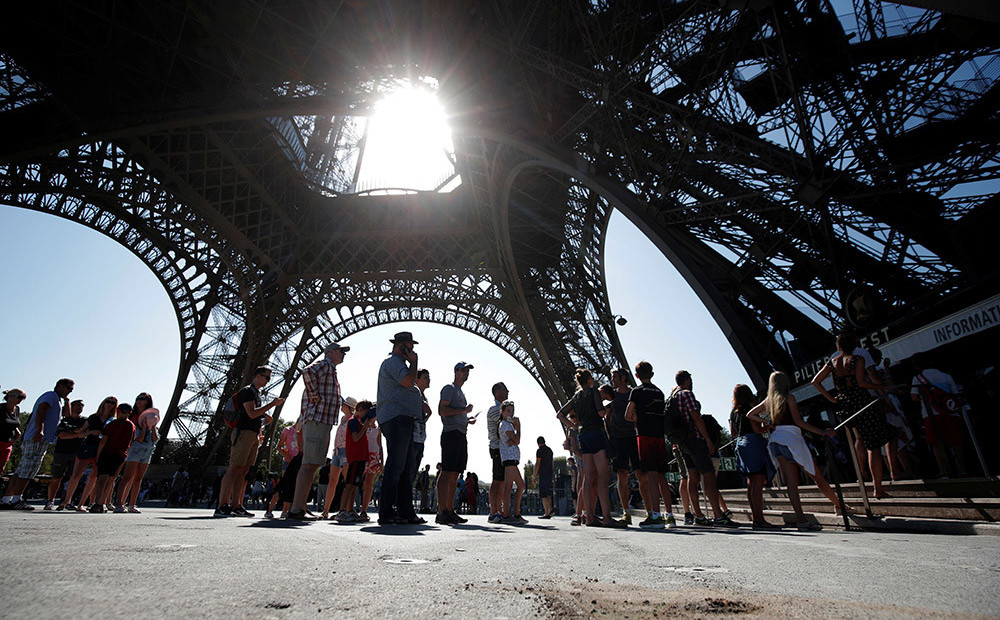 Francijā krasi pieaudzis tās pilsonību lūgušo britu skaits