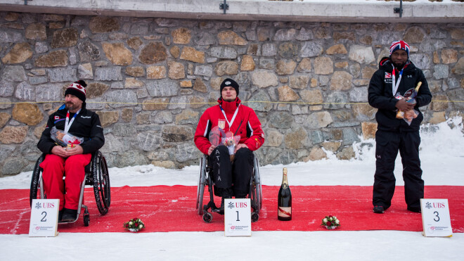 Artūrs Klots apbalvošanas ceremonijā.