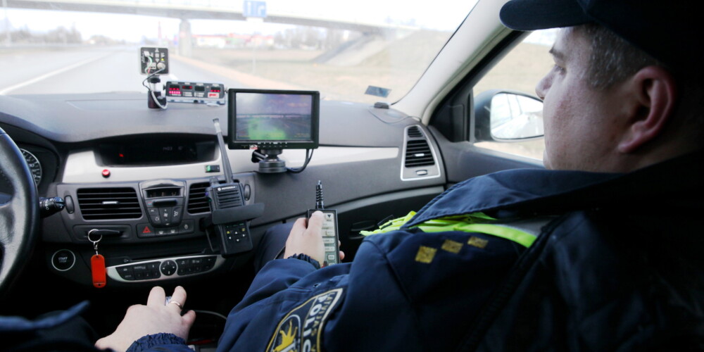 Policisti Ķekavas novadā aiztur autovadītāju 5,5 (!) promiļu reibumā, turklāt bez vadītāja apliecības