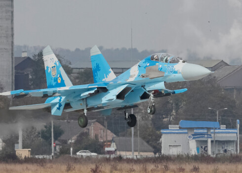 Su-27.