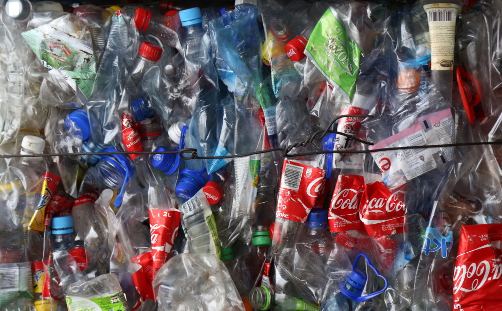 Saeimā sperts pirmais solis plastmasas pudeļu depozīta sistēmas ieviešanai