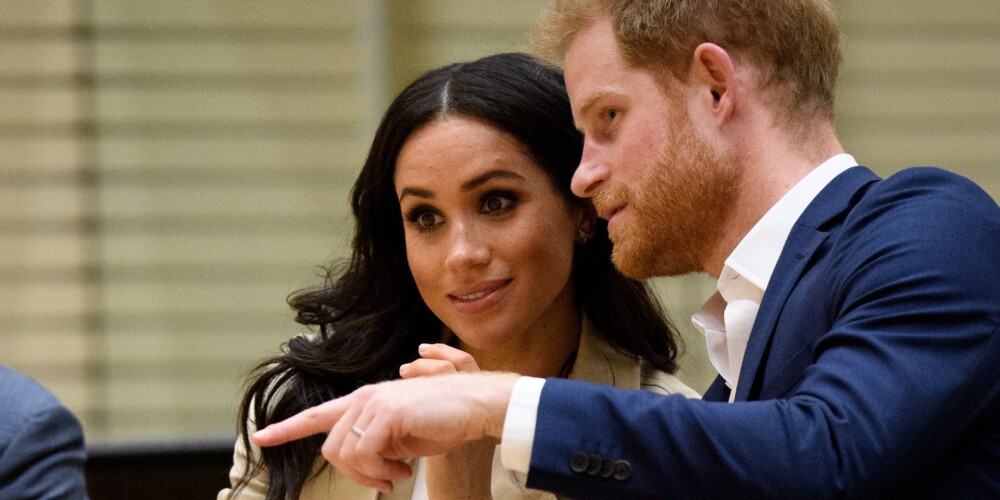 Princis Harijs pārkāpj karalisko protokolu un nobildējas selfijā kopā ar Meganu