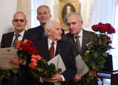 FOTO: Dumpis, Kubilis, Zandere un citi pieņem Kultūras ministrijas pateicību par darbu