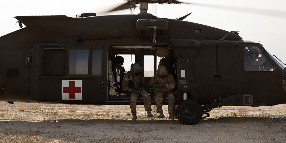 Apšaudē Afganistānas un NATO drošības sanāksmē ievainoti divi ASV karavīri