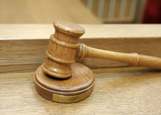 Bezdarbība un spiešana veikt abortu - bijušajam bērnunama "Līkumi" vadītājam uzrādītas apsūdzības