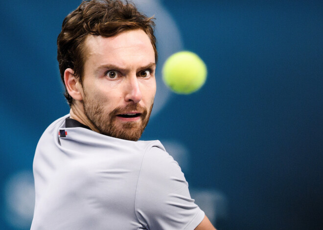 Ernests Gulbis sasniedz Stokholmas ATP turnīra finālu