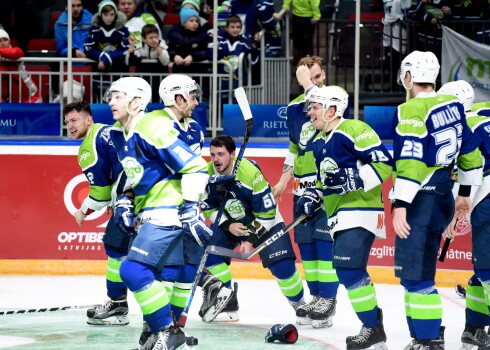 "Kurbads" ar grūtā mačā izcīnītu uzvaru pār Šuplera vadīto "Donbass" sasniedz IIHF Kontinentālā kausa trešo kārtu