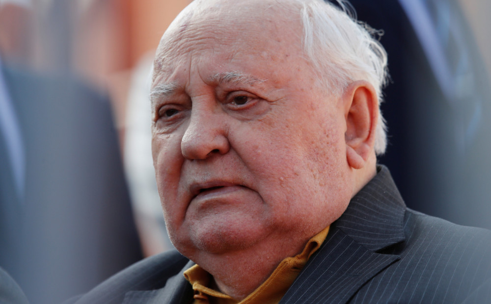 Trampa lēmums par izstāšanos no raķešu likvidācijas līguma ir bezatbildīgs, uzskata Gorbačovs