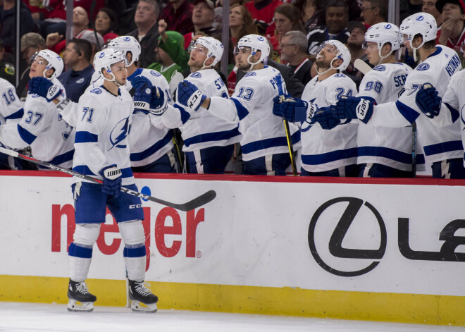 Tampabejas "Lightning" hokejisti uzstāda jaunu NHL rekordu