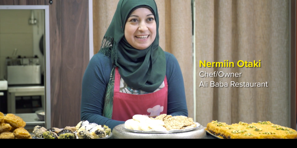 Tallinā nonākusi Sīrijas bēgļu ģimene apgūst valodu un sāk veiksmīgu biznesu ar kūkām