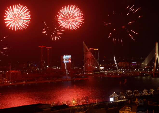 Vērienīgajā simtgades uguņošanā gaisā tiks izšauti 235 tūkstoši eiro