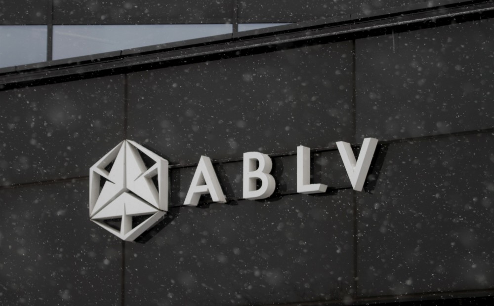 Advokāts iespējamo Bunkus vēlmi kļūt par ABLV bankas likvidatoru saista ar centieniem panākt piespiedu likvidāciju