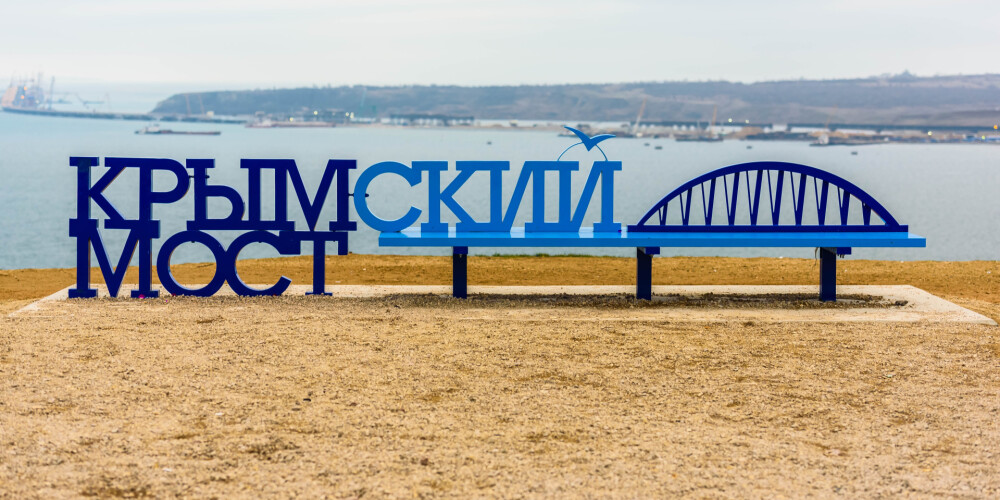 Krimas tilta būvnieki Rīgā projektē satiksmes pārvadus. Tikmēr Krievijā tilti grūst viens pēc otra
