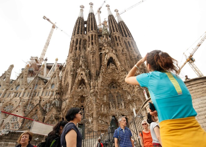 Slaveno Gaudi katedrāli Barselonā 130 gadu ceļ bez atļaujas