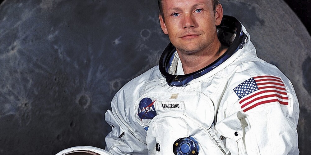 Mūža laikā kosmosā Ārmstrongs pavadījis astoņas dienas, 14 stundas, 12 minūtes un 30 sekundes.