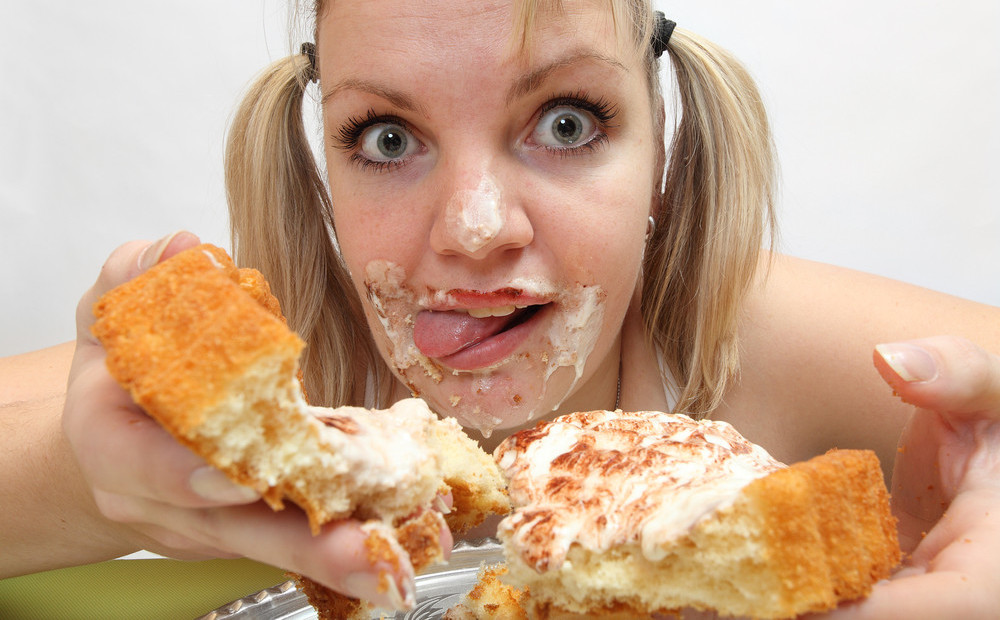 Сделать открытку, прикольные картинки девушка кушает