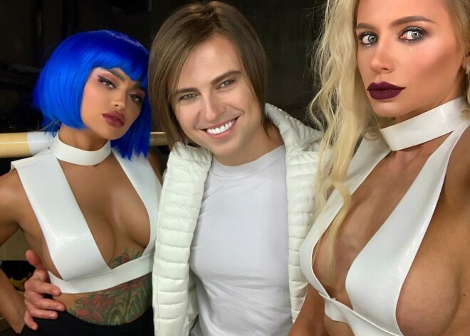 "Виталина это видела?": Прохора Шаляпина сфотографировали с полуобнаженными моделями