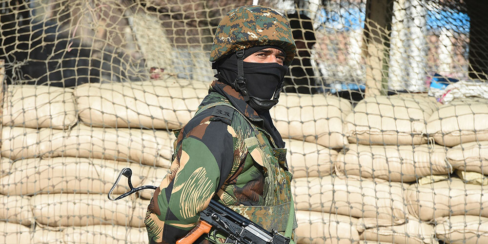 Indijas armija sākusi operāciju pret kaujiniekiem, kuri nogalināja 5 cilvēkus