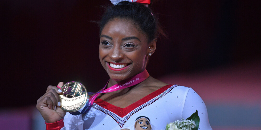 Titulētā amerikāņu vingrotāja Simona Bailsa pārrakstījusi sporta veida vēsturi.