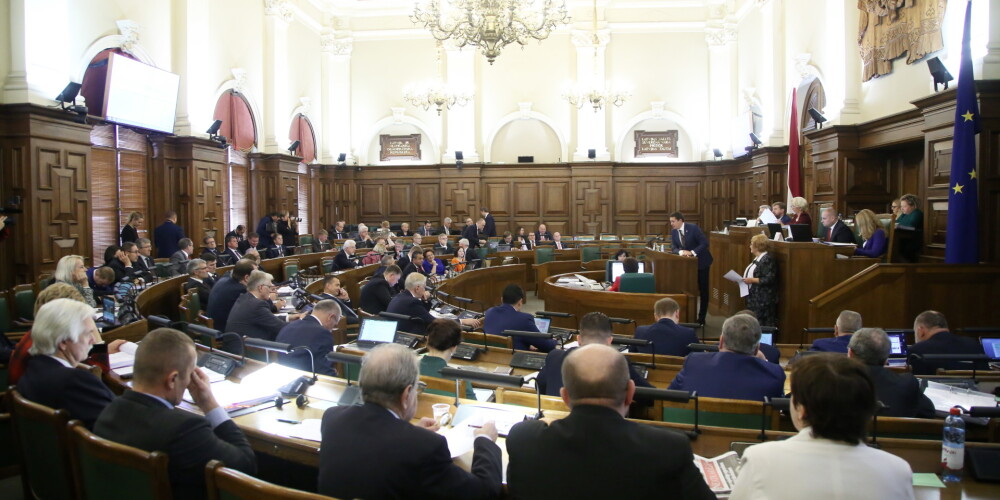 Депутаты 12-го Сейма заседали в целом около 23 суток и приняли 990 законов