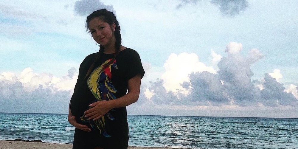 Пока не родила: Нюша продемонстрировала фигуру на последних неделях беременности