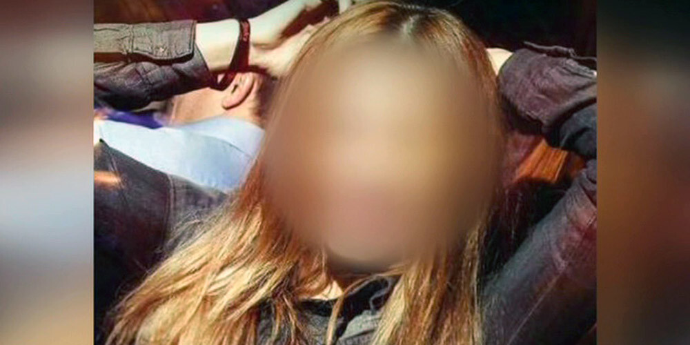Meitene, kura Krievijā apsūdzēja policistus izvarošanā, ieradusies priekšnieka kabinetā ar draudzeni