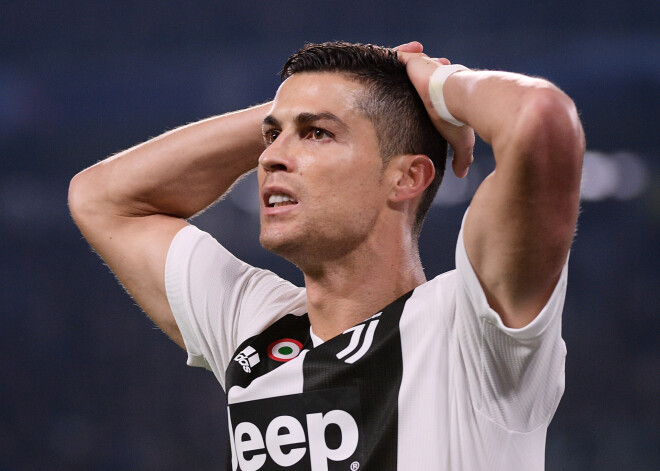 Ronaldu nikns par Turīnas "Juventus" izlaisto uzvaru pret Mančestras "United"