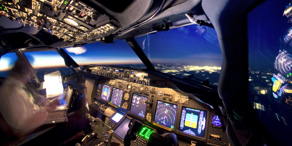 Iespaidīgi dabasskati no 30 000 pēdu augstuma: pilots pasaulei parāda patiesu baudījumu acīm