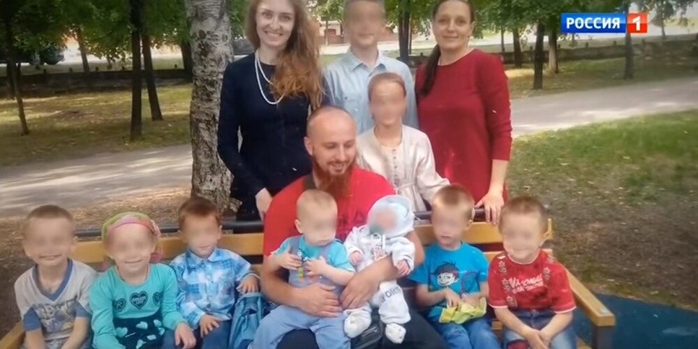 Тайная жизнь российского многоженца Ивана Сухова: 4 жены и 13 детей под одной крышей