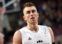 Mārtiņš Meiers laukumā pavadīja 22 minūtes un 57 sekundes, kuru laikā grozā raidīja septiņus no 11 divpunktu metieniem.