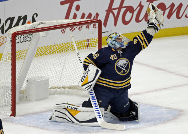 Girgensona pārstāvētā "Sabres" atspēlējas un izcīna uzvaru NHL mačā