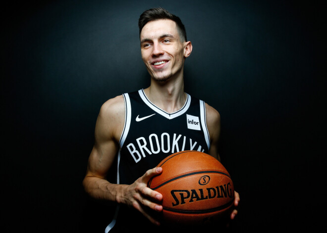 Kurucs atgriežas laukumā NBA mačos, gūstot 7 punktus; Bertānam uzvara pret "Rockets"