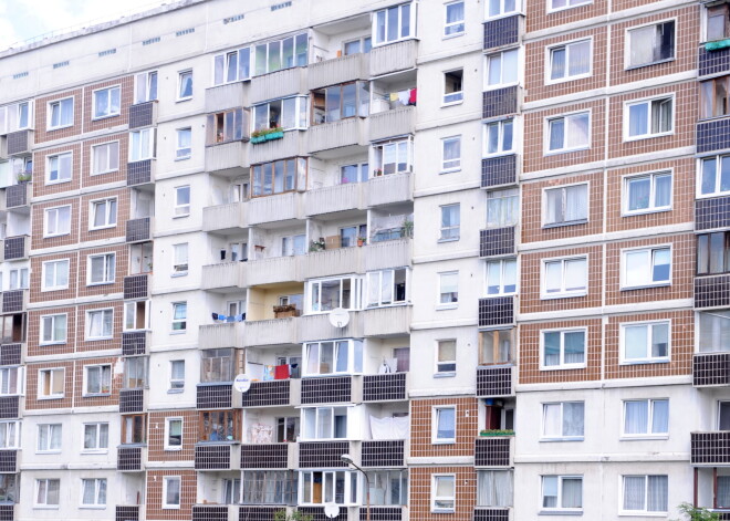 В каких городах Латвии цены на квартиры в серийных домах повысились?