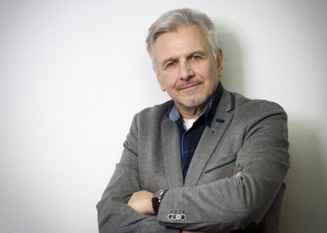 Lai iestudētu izrādi simtgadei, Rolands Zagorskis notirgojis vecātēva zemi un mežu