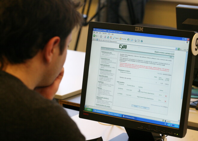 SM rosinās Latvijā sākt starptautiska parauga autovadītāja apliecību izsniegšanu